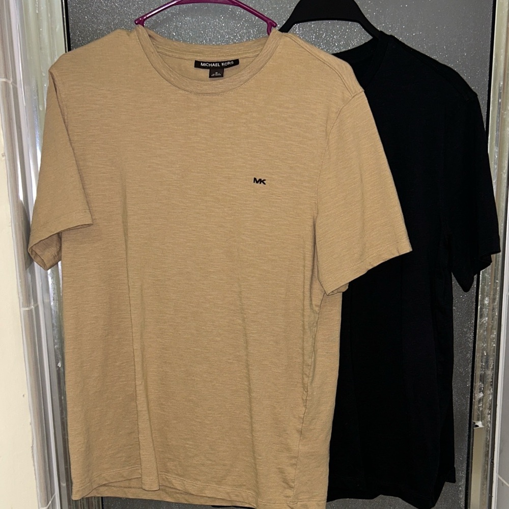 2 Michael Kors Men's Short Sleeve Tees in Tan and Black